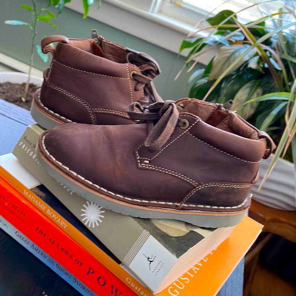 Boys 11 Florsheim brown Supacush Chukka Boot